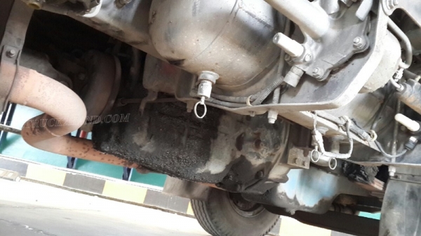 รถ 6 ล้อ ตู้แห้ง   ยี่ห้อ HINO  รุ่น FC3JLKA  ปีจดทะเบียน 2543