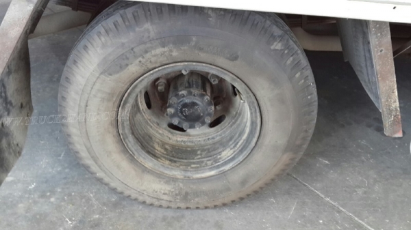 รถ 6 ล้อ ตู้แห้ง   ยี่ห้อ HINO  รุ่น FC3JLKA  ปีจดทะเบียน 2543