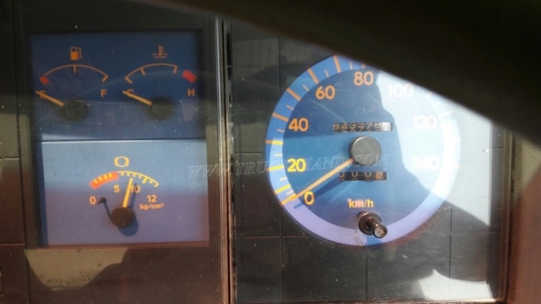 รถ 6 ล้อ ตู้แห้ง   ยี่ห้อ HINO  รุ่น FC3JLKA  ปีจดทะเบียน 2543