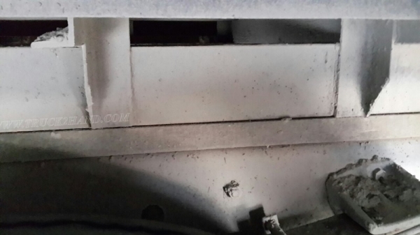 รถ 6 ล้อ ตู้แห้ง   ยี่ห้อ HINO  รุ่น FC3JLKA  ปีจดทะเบียน 2543