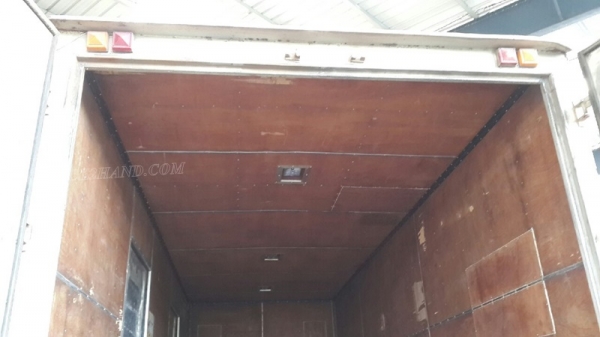 รถ 6 ล้อ ตู้แห้ง   ยี่ห้อ HINO  รุ่น FC3JLKA  ปีจดทะเบียน 2543