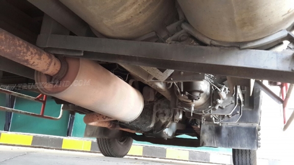 รถ 6 ล้อ ตู้แห้ง   ยี่ห้อ HINO  รุ่น FC3JLKA  ปีจดทะเบียน 2543