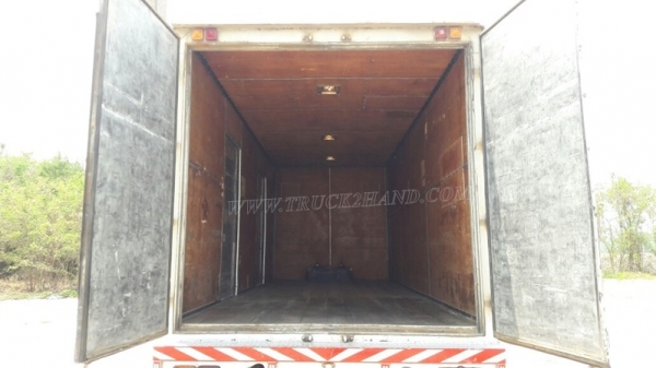 รถ 6 ล้อ ตู้แห้ง   ยี่ห้อ HINO  รุ่น FC3JLKA  ปีจดทะเบียน 2543