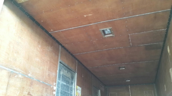 รถ 6 ล้อ ตู้แห้ง   ยี่ห้อ HINO  รุ่น FC3JLKA  ปีจดทะเบียน 2543