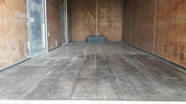 รถ 6 ล้อ ตู้แห้ง   ยี่ห้อ HINO  รุ่น FC3JLKA  ปีจดทะเบียน 2543