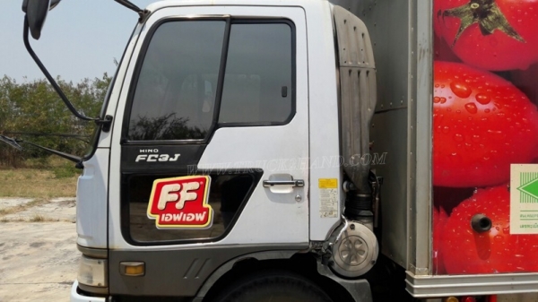 รถ 6 ล้อ ตู้แห้ง   ยี่ห้อ HINO  รุ่น FC3JLKA  ปีจดทะเบียน 2543