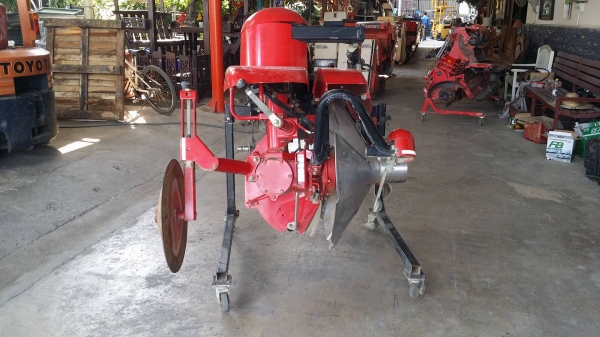 เครื่องปั้นคันนา KOBASHI รุ่น  XR750F สำหรับใช้ต่อเพลา GPO ด้านท้ายรถไถนั่งขับ เก่าญี่ปุ่น ใช้สำหรับปั้นคันนา