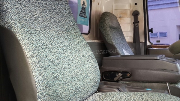 รถ 6 ล้อ ตู้แห้ง ยี่ห้อ HINO รุ่น FC4JLMA ตู้ ยาว 6.50 เมตร สภาพยางสวยเต็ม