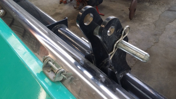 เครื่องหยอดปุ๋ย TAKAKITA รุ่น LS-OS8  เก่าญี่ปุ่น ใช้สำหรับติดท้ายรถไถ  ใช้งานง่าย สะดวกสบาย สภาพดีพร้อมใช้งาน