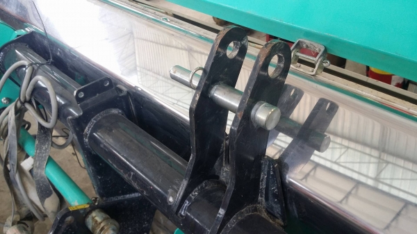 เครื่องหยอดปุ๋ย TAKAKITA รุ่น LS-OS8  เก่าญี่ปุ่น ใช้สำหรับติดท้ายรถไถ  ใช้งานง่าย สะดวกสบาย สภาพดีพร้อมใช้งาน