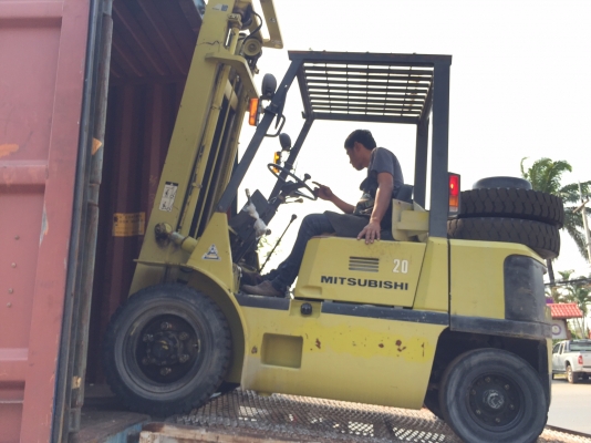 ขายรถโฟลคลิฟท์  MITSUBISHI FD20 ,เครื่องยนต์ดีเซล ,เสายกสูง 4.0 เมตร ,งาปรับคว่ำ-หงาย , รถนำเข้าจากญี่ปุ่น 100\%