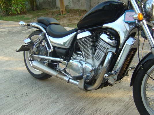 Suzuki 750 custom greenbook tax and insured