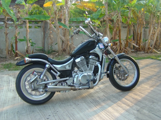 Suzuki 750 custom greenbook tax and insured