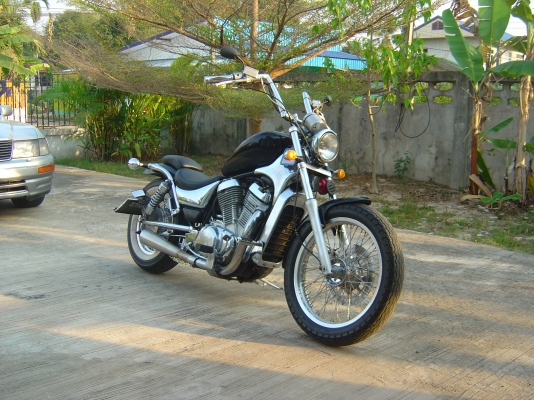 Suzuki 750 custom greenbook tax and insured