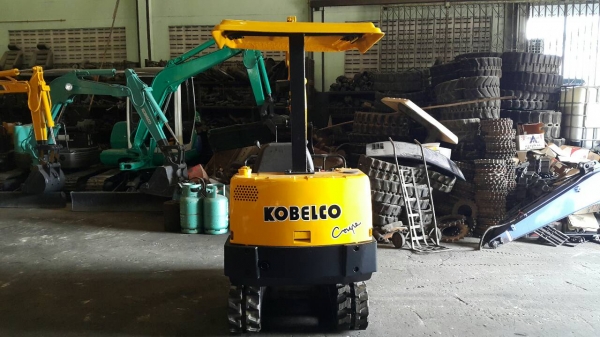 ขาย รถขุด KOBELCO รุ่น SK014 มือสองญี่ปุ่น ขึ้นรถปิคอัพได้ แทรกยางใหม่เอี่ยม สลักแน่น ทำงานไว เครื่องยนต์ดีเซล 3สูบ มือถือ/LINE ID : 0818753444