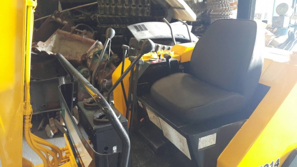 ขาย รถขุด KOBELCO รุ่น SK014 มือสองญี่ปุ่น ขึ้นรถปิคอัพได้ แทรกยางใหม่เอี่ยม สลักแน่น ทำงานไว เครื่องยนต์ดีเซล 3สูบ มือถือ/LINE ID : 0818753444