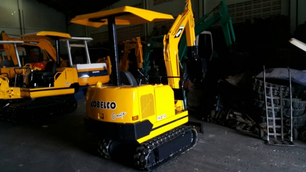 ขาย รถขุด KOBELCO รุ่น SK014 มือสองญี่ปุ่น ขึ้นรถปิคอัพได้ แทรกยางใหม่เอี่ยม สลักแน่น ทำงานไว เครื่องยนต์ดีเซล 3สูบ มือถือ/LINE ID : 0818753444