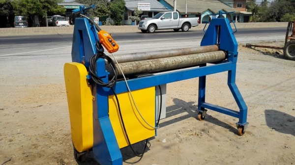 *** Sold *** เครื่องม้วน 4 ฟุต ลูกกลิ้ง 4"ยาว 135 cm. ม้วนหนา 3 มิล ไฟ 380V เครื่องประกอบใหม่ 100\% ไม่เคยใช้งาน!!