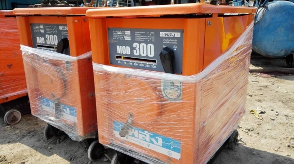 **** Sold **** พลัง MOD 300 รุ่นใหม่ปัจจุบัน ชนห้าง หน้าเทา 300 AMP. 220V. สภาพ 98\% เหมือนใหม่มาเทสก่อนได้!!
