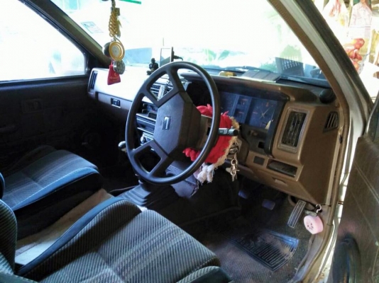 ขายครับ นิสัน4ประตู้ เครื่องTD2700 เครื่องดี คัสชีสวยทั้งเส้น ภายในสวย เครื่องเสียง CD จอดูTVได้ เบาะไม่ขาด รถพร้อมใช้งานได้เลย ไม่มีผุ แต่สีสันตามสะภาพ เอกสารพร้อมโอน ภาสี 1 อาทิตย์  ราคา53000 ต่อรองได้ สนใจ0930693225 รถยุ สารคาม