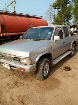 ขายครับ นิสัน4ประตู้ เครื่องTD2700 เครื่องดี คัสชีสวยทั้งเส้น ภายในสวย เครื่องเสียง CD จอดูTVได้ เบาะไม่ขาด รถพร้อมใช้งานได้เลย ไม่มีผุ แต่สีสันตามสะภาพ เอกสารพร้อมโอน ภาสี 1 อาทิตย์  ราคา53000 ต่อรองได้ สนใจ0930693225 รถยุ สารคาม