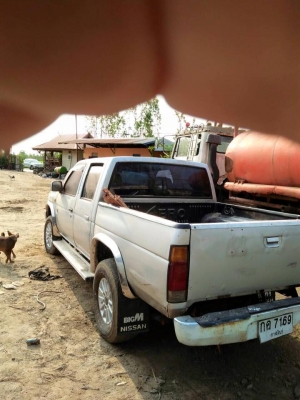 ขายครับ นิสัน4ประตู้ เครื่องTD2700 เครื่องดี คัสชีสวยทั้งเส้น ภายในสวย เครื่องเสียง CD จอดูTVได้ เบาะไม่ขาด รถพร้อมใช้งานได้เลย ไม่มีผุ แต่สีสันตามสะภาพ เอกสารพร้อมโอน ภาสี 1 อาทิตย์  ราคา53000 ต่อรองได้ สนใจ0930693225 รถยุ สารคาม