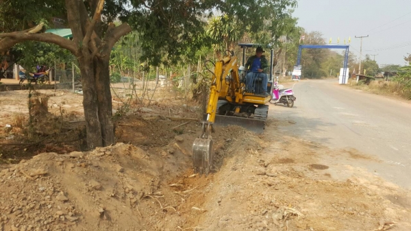 ขายแบคโฮเล็ก Komatsu PC20 รุ่น 2