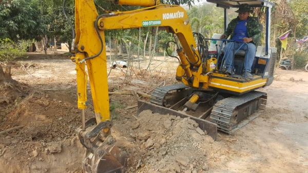 ขายแบคโฮเล็ก Komatsu PC20 รุ่น 2