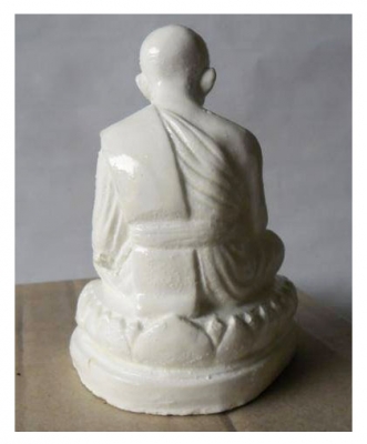 ผงมหาจักรพรรดิ์ รูปเหมือนหลวงปู่ทวด ลอยองค์ ใต้ฐานขึ้นพระธาตุ เคลือบเงาสวยงามมาก