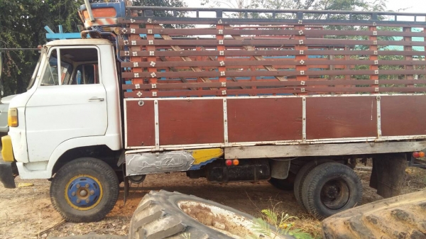 รถหกล้อ KM505 เครื่อง WO4D  117 แรง สโลกลาง ช่วงล่าง F เครื่องดีคันซีสวย เอกสารพร้อมโอน