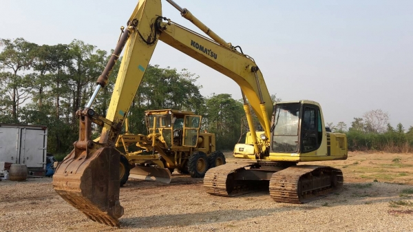 ขายรถแบคโฮ KOMATSU PC200-6 เอกสารเล่มทะเบียน ระบบไฟเต็ม ซีเรียล 96411 ราคา 1050000