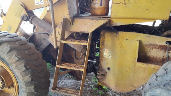 ขาย รถตัก KOMATSU JH63 เอวอ่อน เครื่องดี รถพร้อมใช้ ราคาต่อรองได้ครับ ขาย รถตัก KOMATSU JH63 เอวอ่อน เครื่องดี รถพร้อมใช้ ราคาต่อรองได้ครับ