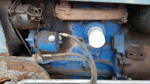 ขาย รถไถ FORD 5500 T1 เอกสารใบซื้อขาย อุปกรณ์มีแค่ผานดันหน้า ราคาต่อรองได้ครับ