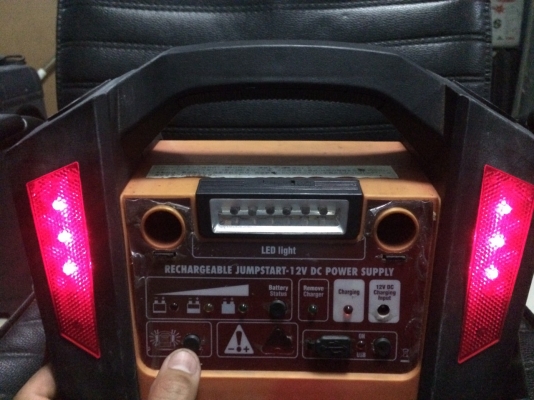 อุปกรณ์จั้มแบตเตอรี่รถยนต์ 17แอมส์ มีช่องจุดบุหรี่2ช่อง ไฟฉุกเฉิน ช่องUSB 5V แบตไม่เสื่อมใช้งานดี มือ2 ญี่ปุ่น