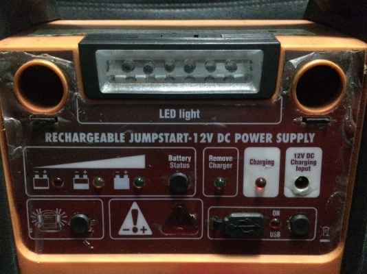 อุปกรณ์จั้มแบตเตอรี่รถยนต์ 17แอมส์ มีช่องจุดบุหรี่2ช่อง ไฟฉุกเฉิน ช่องUSB 5V แบตไม่เสื่อมใช้งานดี มือ2 ญี่ปุ่น