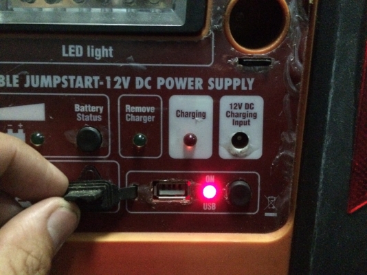 อุปกรณ์จั้มแบตเตอรี่รถยนต์ 17แอมส์ มีช่องจุดบุหรี่2ช่อง ไฟฉุกเฉิน ช่องUSB 5V แบตไม่เสื่อมใช้งานดี มือ2 ญี่ปุ่น