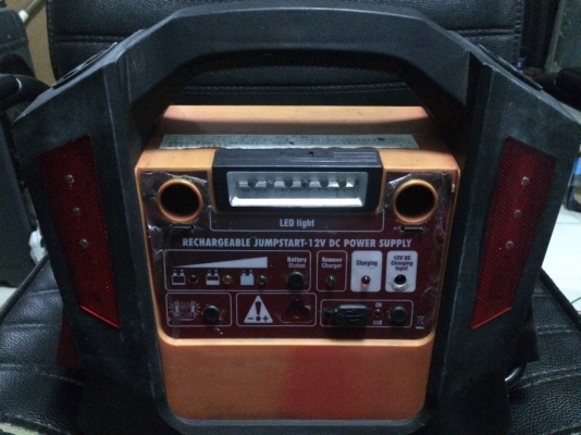 อุปกรณ์จั้มแบตเตอรี่รถยนต์ 17แอมส์ มีช่องจุดบุหรี่2ช่อง ไฟฉุกเฉิน ช่องUSB 5V แบตไม่เสื่อมใช้งานดี มือ2 ญี่ปุ่น