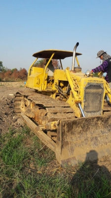 ขออนุญาติขายขแทร็กเตอD4E ตีนไก่โซ่ใหม่สองข้างลอเลอใหม่ เครื่อง43V รถสวยพร้อมใช้งาน ราคา 420000สนใจติดต่อ  ช่างดำ  0853224877-0988930465