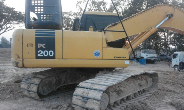 ขออนุญาติขาย PC200-7 ชั่วโมง11000 เอกสารอินวอยรถสวยพร้อมใช้งาน  ราคา  1600000 สนใจติดต่อ  ช่างดำ  0853224877-0988930465