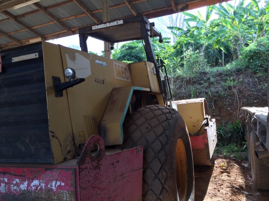 ขออนุญาติขายCA251สองเปือกสองเพลาเอกสารเล่มพร้อมใช้งานราคา 890000 สนใจติดต่อ  ช่างดำ  0853224877-0988930465