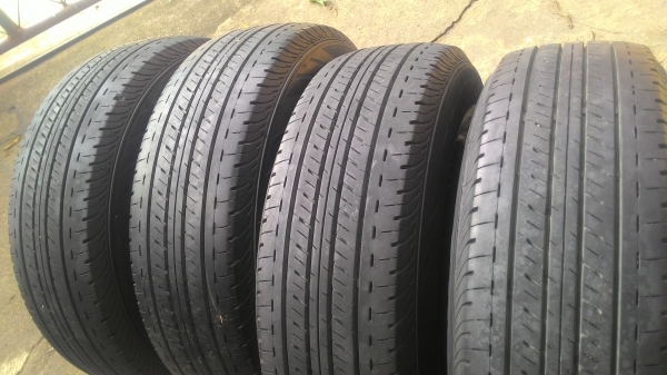 ยาง 215/70/15 ปี13 บริสโตน Duravis R611=3600บาท