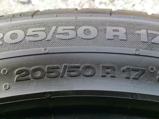 ขายยาง Continental 205/50R17 ยางสัปดาห์ที่19ปี14 ดอกยางเต็มหนาสดนิ่มลึกเท่ากันไม่มีปะสวยๆ จำนวน 1 ชุด