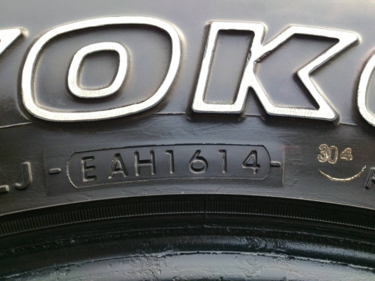 ขายยาง YOKOHAMA A/T 265/70R16 ยางสัปดาห์ที่16ปี14 ดอกยางเต็มหนาสดไม่แตกลายไม่ร้าวไม่มีปะสวยๆ จำนวน 1 ชุด ขายยาง YOKOHAMA A/T 265/70R16 ยางสัปดาห์ที่16ปี14 ดอกยางเต็มหนาสดไม่แตกลายไม่ร้าวไม่มีปะสวยๆ จำนวน 1 ชุด