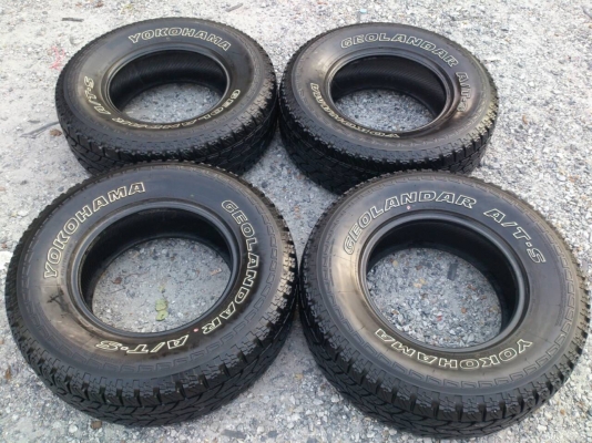 ขายยาง YOKOHAMA A/T 265/70R16 ยางสัปดาห์ที่16ปี14 ดอกยางเต็มหนาสดไม่แตกลายไม่ร้าวไม่มีปะสวยๆ จำนวน 1 ชุด ขายยาง YOKOHAMA A/T 265/70R16 ยางสัปดาห์ที่16ปี14 ดอกยางเต็มหนาสดไม่แตกลายไม่ร้าวไม่มีปะสวยๆ จำนวน 1 ชุด