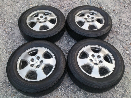 ขายแม็ก TOYOTA VIGO CHAMP สีรมดำ 5รูขอบ16 พร้อมยางบริดสโตน 215/65R16 ยางสัปดาห์ที่51ปี14 ดอกยางหนาเต็มสดเท่ากันไม่แตกไม่ร้าว สวยๆ จำนวน 1 ชุด