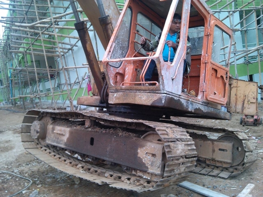 ขาย Komatsu PC120-2 สภาพเยี่ยมใช้งานปกติทุกอย่าง พร้อมใช้งาน