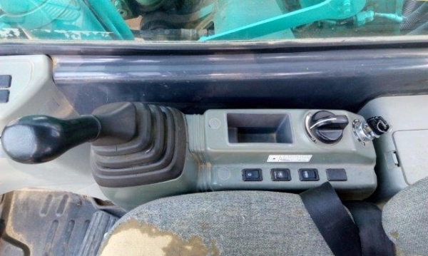 เก่านอก KOBELCO SK135SR-1ES เก่านอก KOBELCO SK135SR-1ES