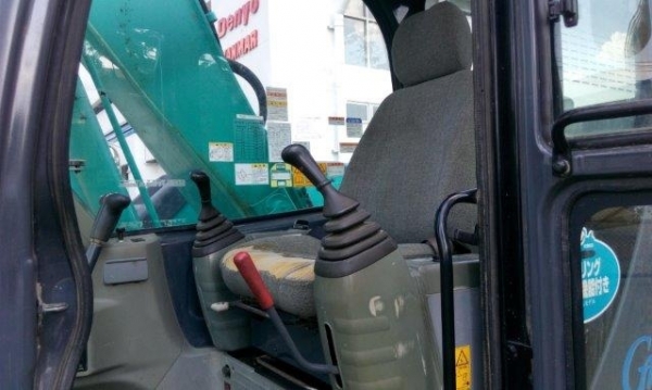 เก่านอก KOBELCO SK135SR-1ES เก่านอก KOBELCO SK135SR-1ES