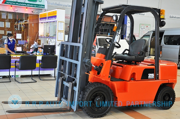 ขายรถโฟล์คลิฟท์มือสอง NISSAN รุ่น PJ02-301475 ราคา 285,000 บาทนำเข้าจากประเทศญี่ปุ่น 100\% ไม่เคยใช้งานในประเทศไทย