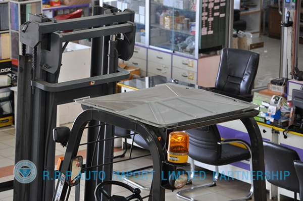 ขายรถโฟล์คลิฟท์มือสอง NISSAN รุ่น PJ02-301475 ราคา 285,000 บาทนำเข้าจากประเทศญี่ปุ่น 100\% ไม่เคยใช้งานในประเทศไทย